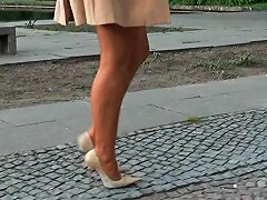XHamster Classy Lady Strolling Through Berlin In High Heel